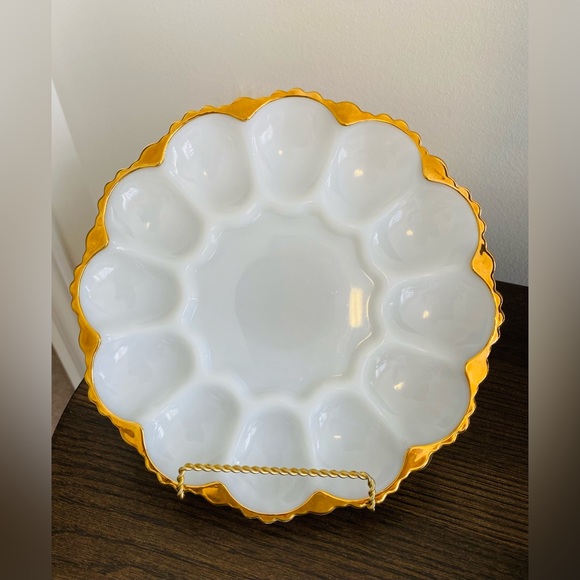 White and Gold Scalloped Devilled Egg Milk Glass Plate - Picture 3 of 6